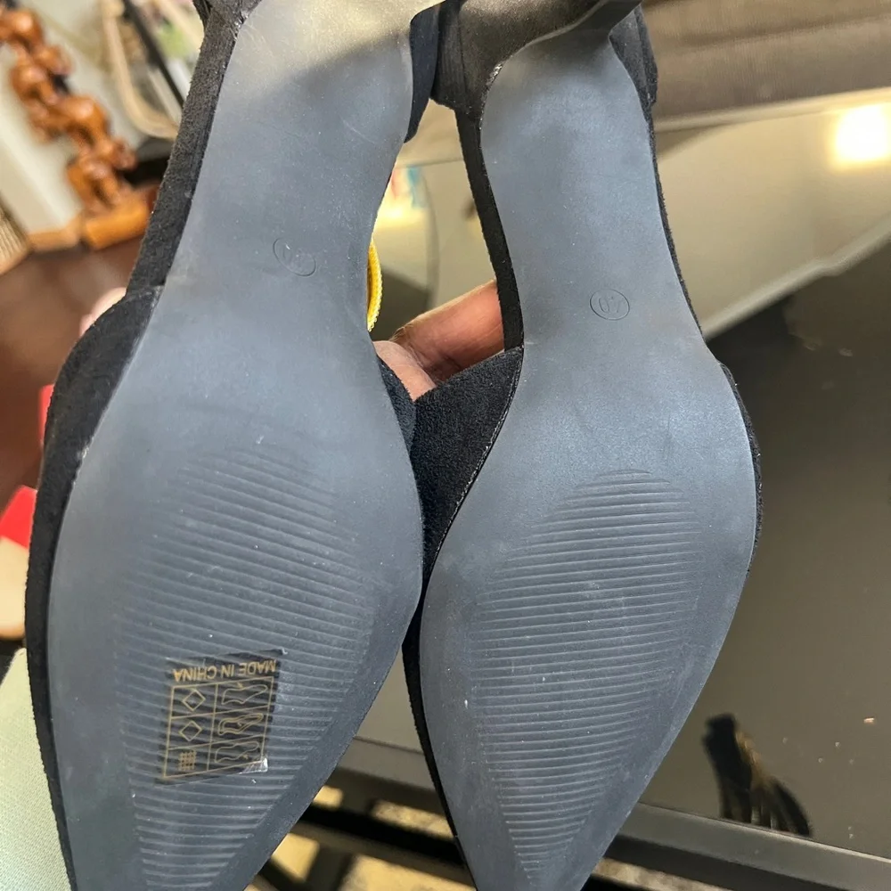 Elegant Black Women's Heels - Picture 2 of 6